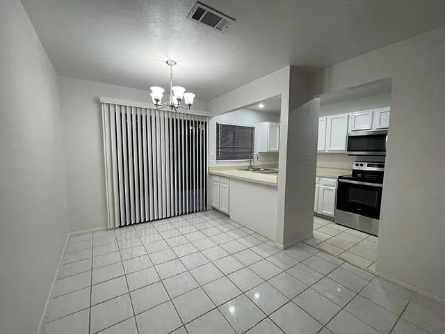 4135 NW 46th Dr #4135 — Photo 4