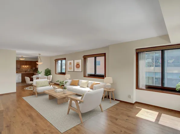 26 10th St W Unit 502, Saint Paul, MN 55102