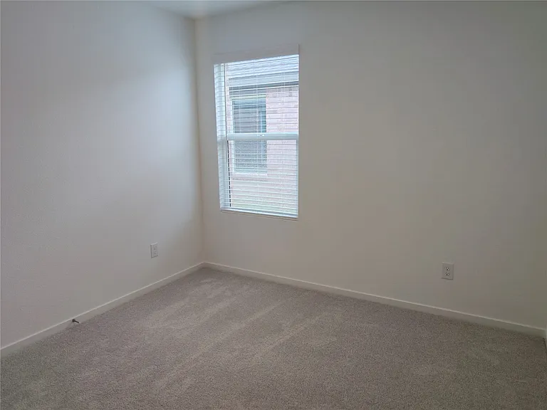 1600 Baron Ln — Photo 9
