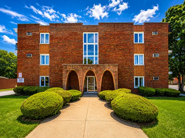 9721 S Cicero Ave APT 3E, Oak Lawn, IL 60453