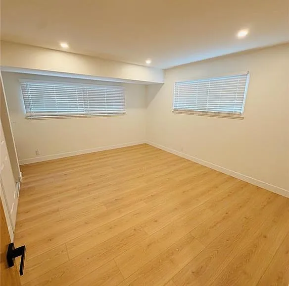 10024 Norwich Ave — Photo 6