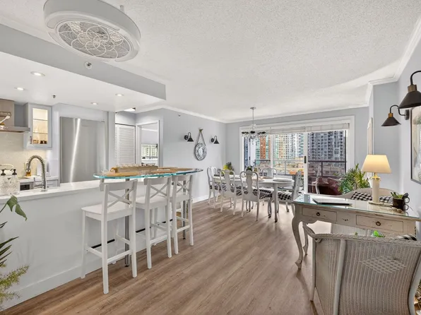 1060 Alberni St #1108, Vancouver, BC V6E 4K2
