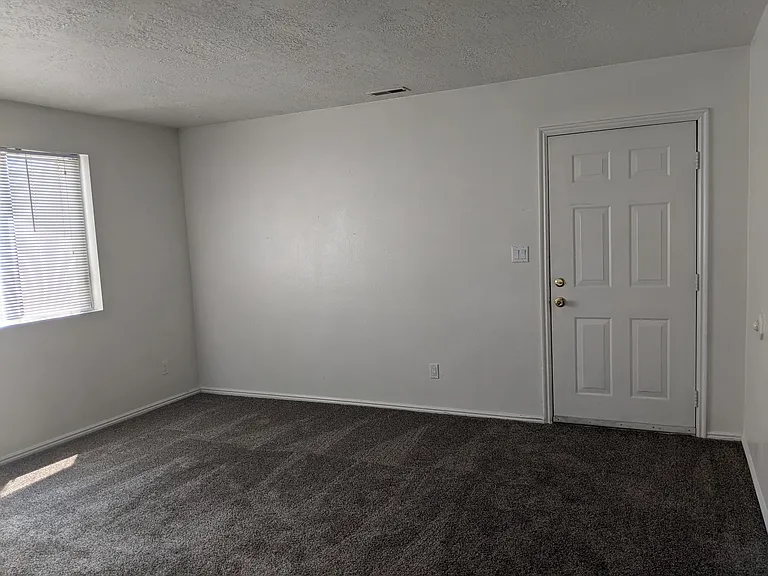 247 N 200 E — Photo 12