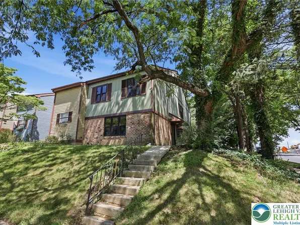 1701 Saratoga Ct, Allentown, PA 18104