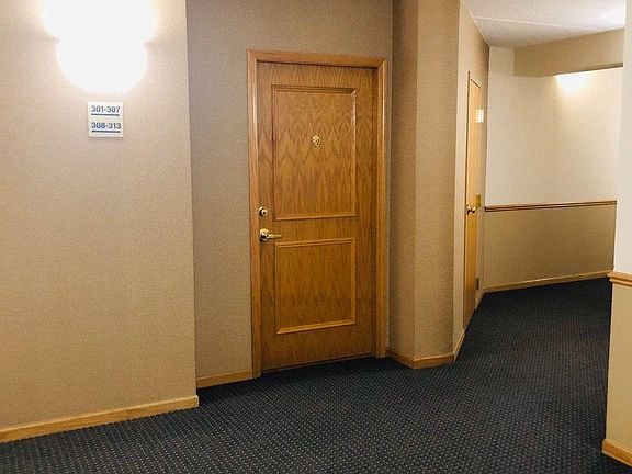 3rd image of 5555 N Cumberland Ave Unit 307