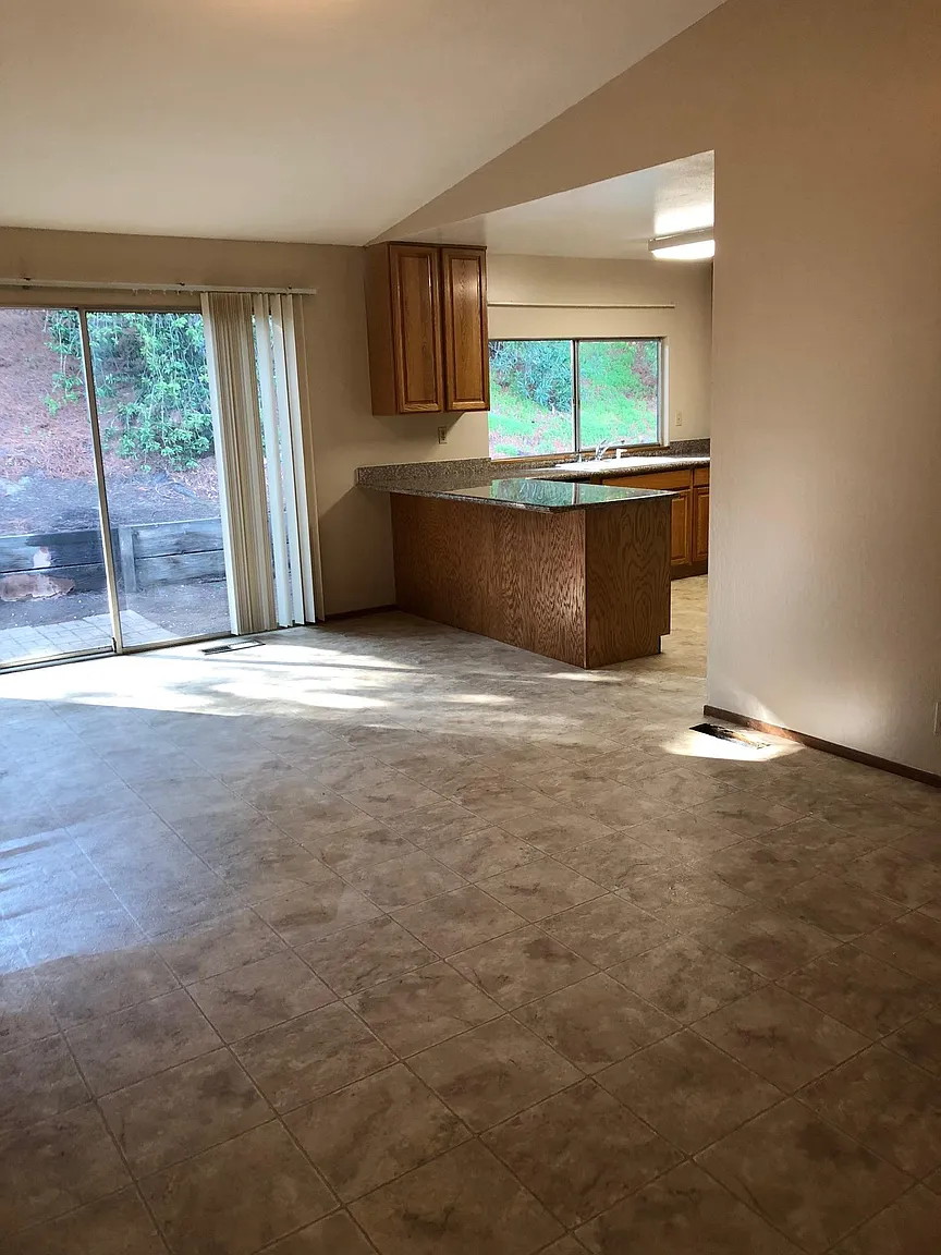 132 Mount Whitney Way photo 1