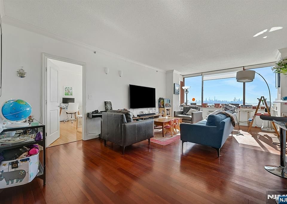 1st image of 100 Old Palisade Rd APT 2108