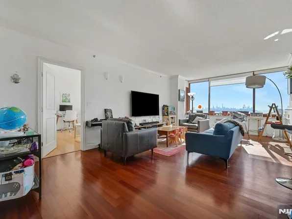 100 Old Palisade Rd APT 2108, Fort Lee, NJ 07024