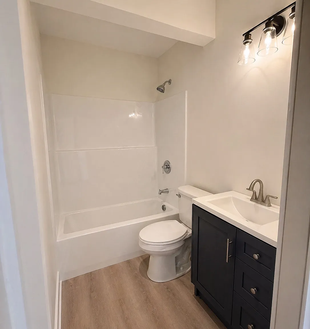1 bed, 1000 sqft, $1,100 — Photo 4
