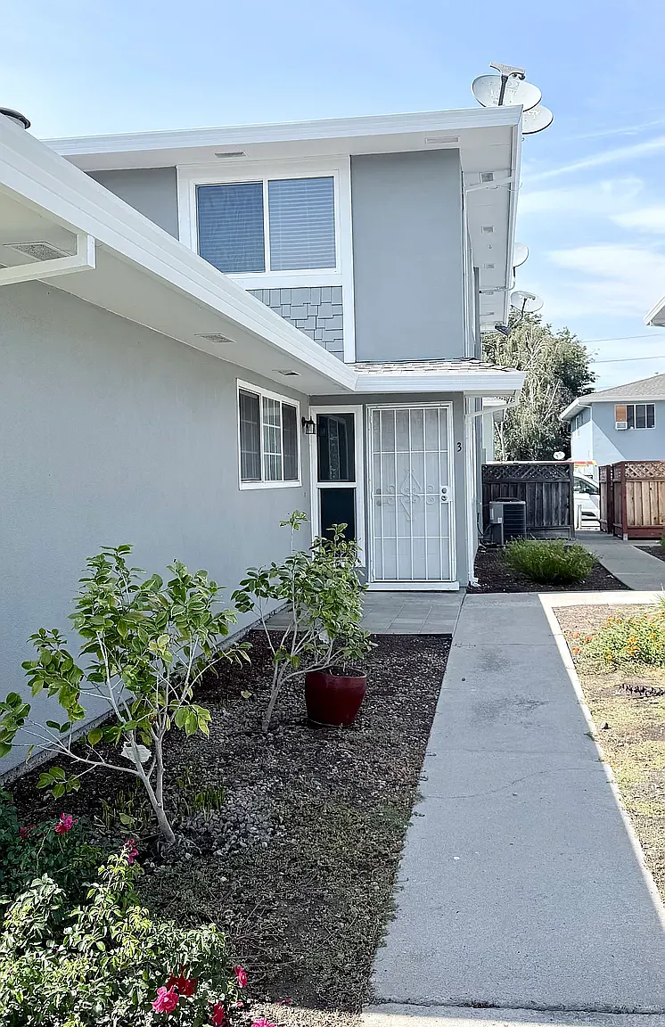 2 bed, 903 sqft, $2,800 — Photo 1