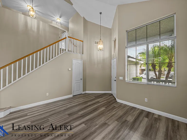 23721 Skycrest Cir — Photo 4