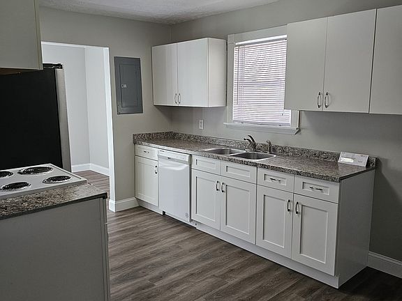 3rd image of 117 Alger Rd
