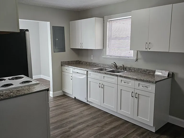 117 Alger Rd — Photo 3