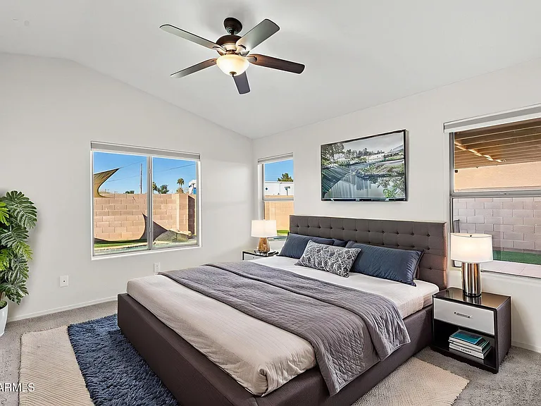 1638 E Barbarita Ave — Photo 14