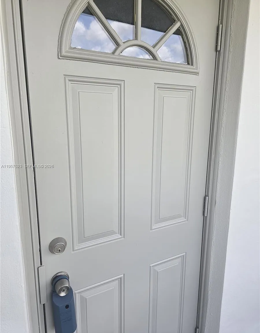 Narcissus Gardens Condo — Photo 2