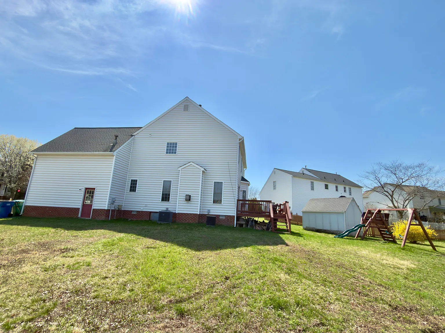 4 bed, 2422 sqft, $3,400 — Photo 2