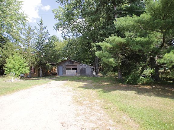 3rd image of 30984 Gravdahl Dr