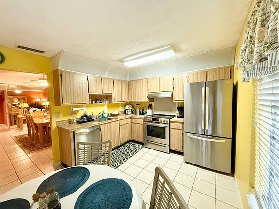 2nd image of 5496 Viburnum Cir