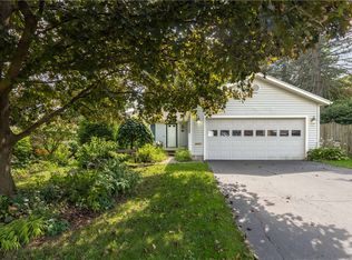 63 Stratton Rd, Rochester, NY 14610