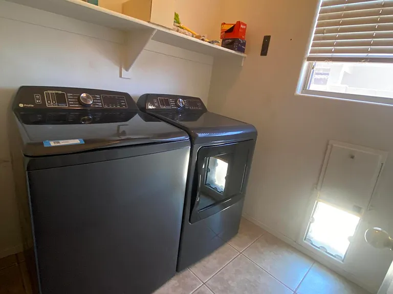 7721 S 68th Dr — Photo 15