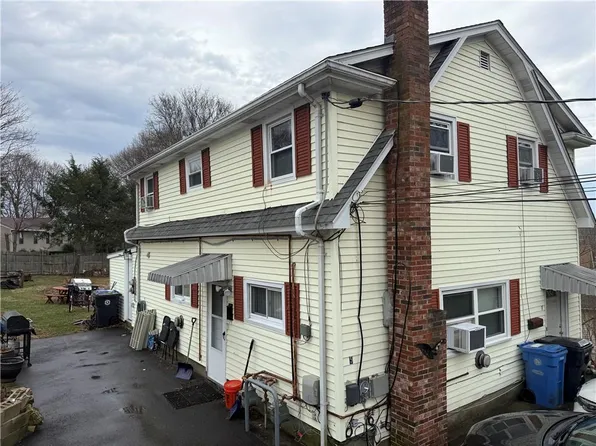 27 Fairview Ave, Cumberland, RI 02864