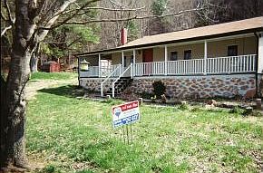 3rd image of 138 Rocky Ln