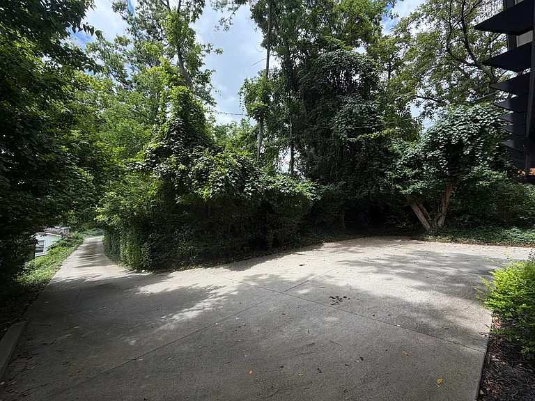 145 1/2 Parrish Ave #2 — Photo 12