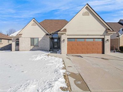 49216 Stratford Dr, Chesterfield, MI, 48047