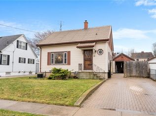 22 Fir Ave, Saint Catharines, ON L2P1B9