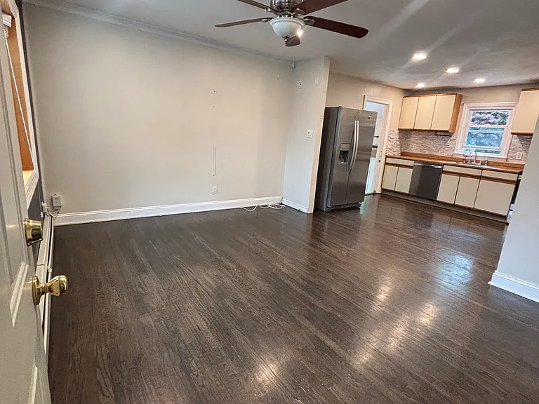 Maple Dr — Photo 1