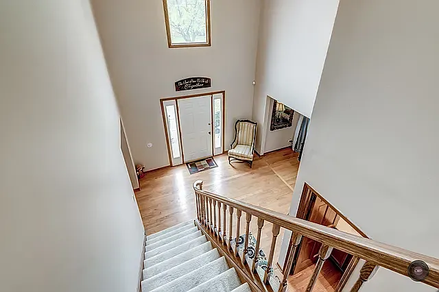 4 bed, 2.5 bath, 2789 sqft, $4,380 — Photo 2