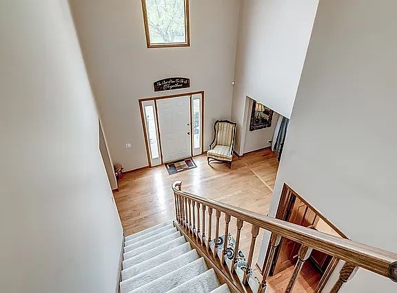 2nd image of 1019 E Amberwood Cir