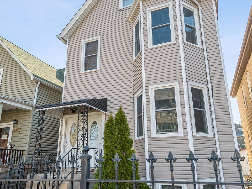 1st image of 1753 N Whipple St #1