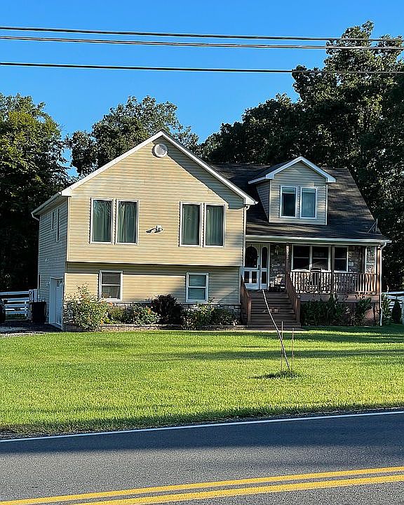 1st image of 332 Springfield Dr