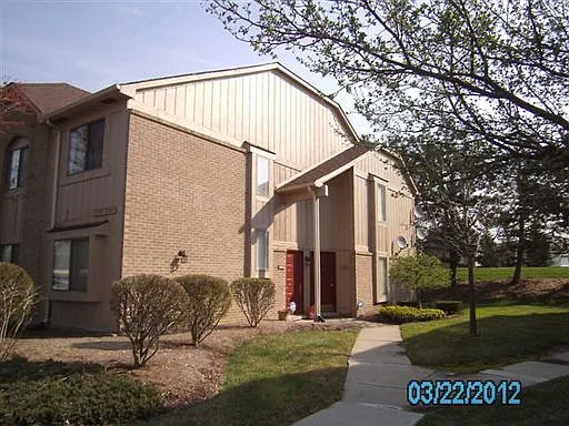 27260 Evergreen Rd #1 photo 1