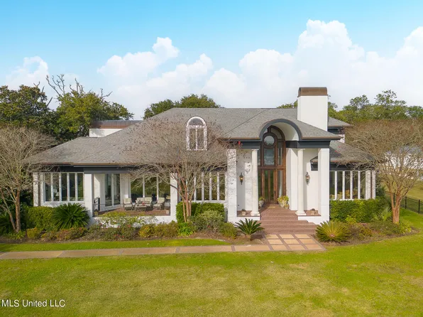 1600 Beach Dr, Gulfport, MS 39507