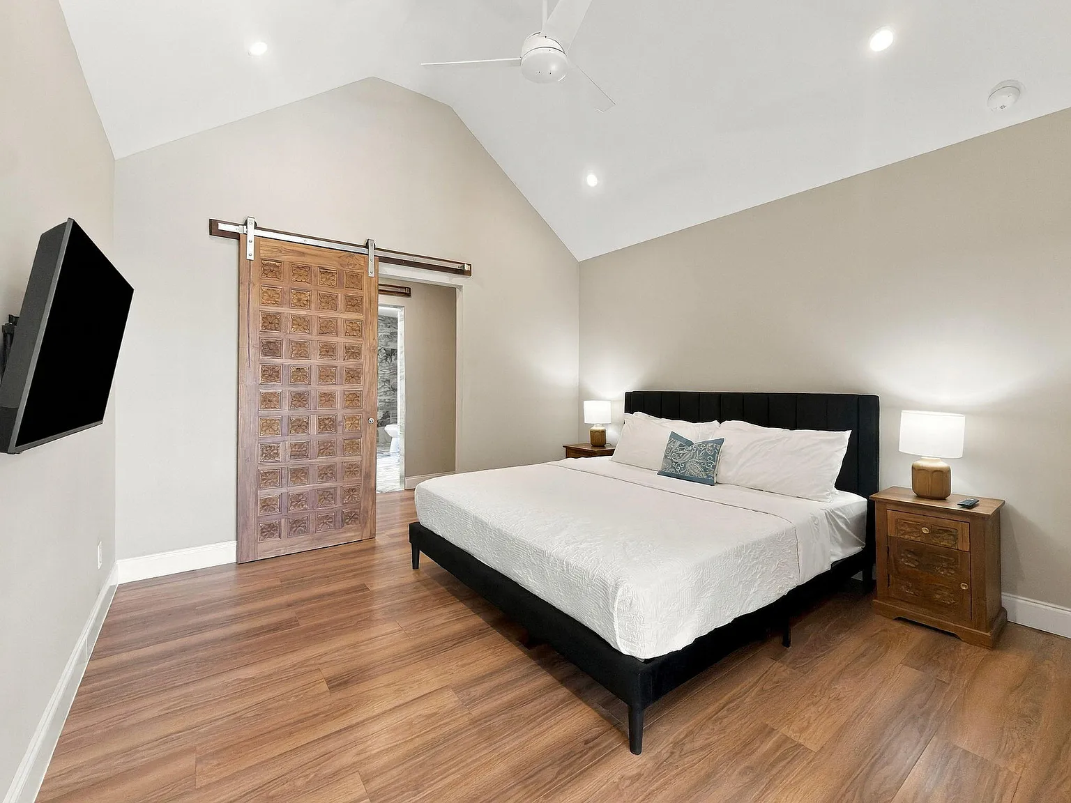 1 bed, 1400 sqft, $2,800 — Photo 2