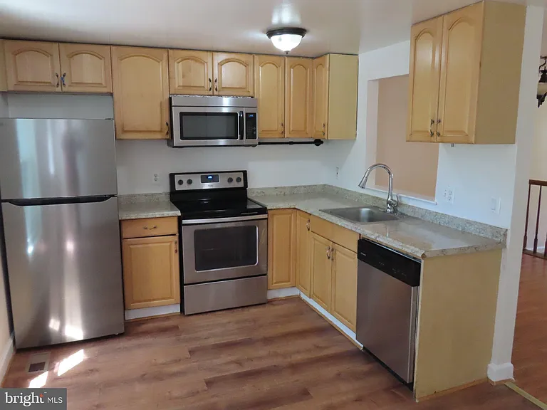 12137 Skip Jack Dr — Photo 4