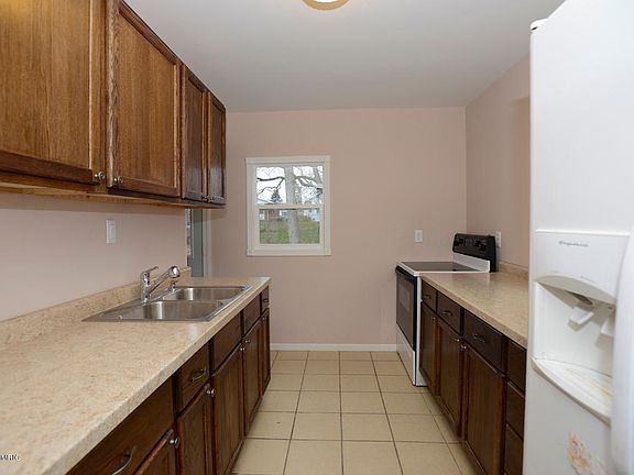 5th image of 162 James St