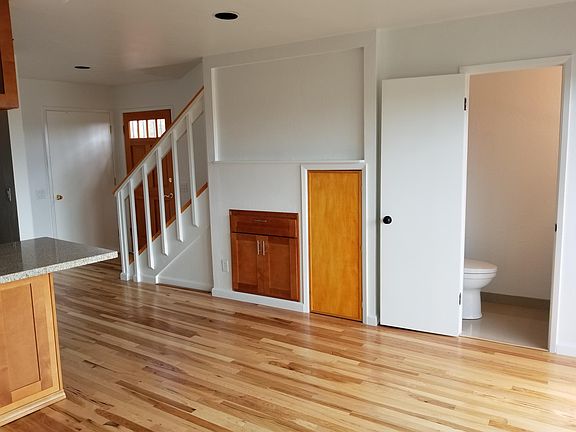 3rd image of 216 The Cir