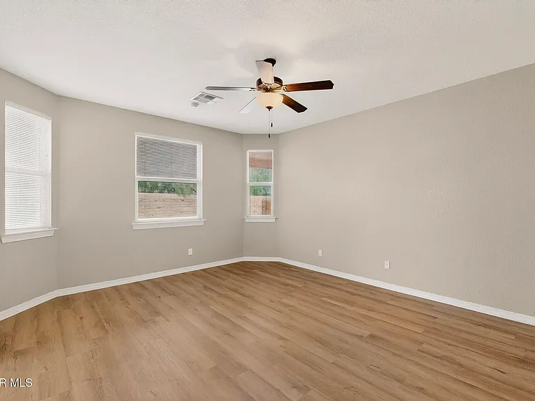 4921 Adrian Campos St — Photo 21