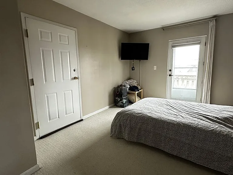 616 Boston Ave #1F — Photo 9