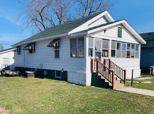 1401 Edwards St, Beardstown, IL 62618