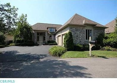 2nd image of 1485 Commonwealth Dr