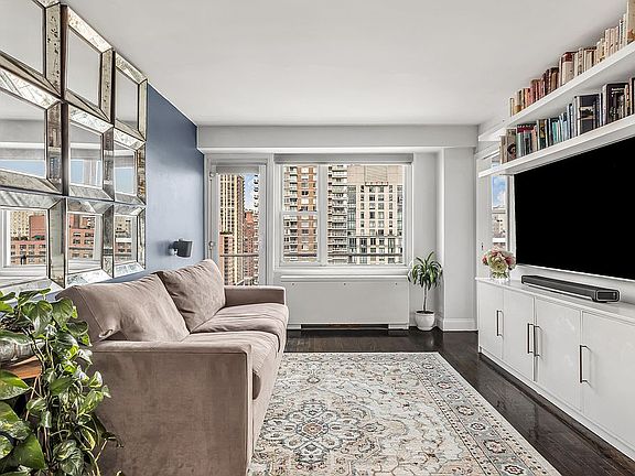 2nd image of 400 E 77th St APT 19A