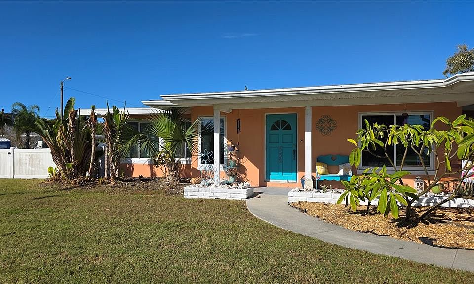 1st image of 552 Trade Winds Dr