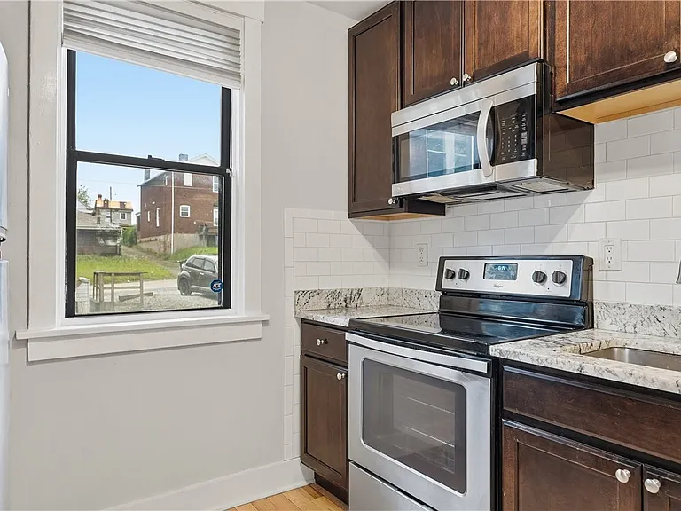 1900 Maple St #4 — Photo 22