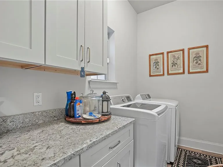 6020 Canary Dr — Photo 9