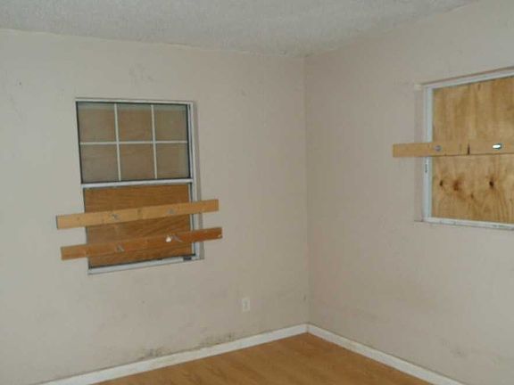 5th image of 1801 W 15th St