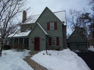 604 Ringling Rd, Crystal Lake, IL 60014